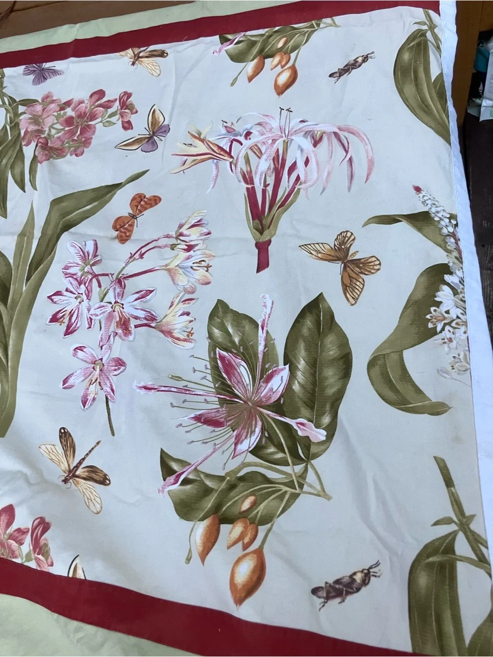 Botanical print table cloth perfect for display table 45 x 44”